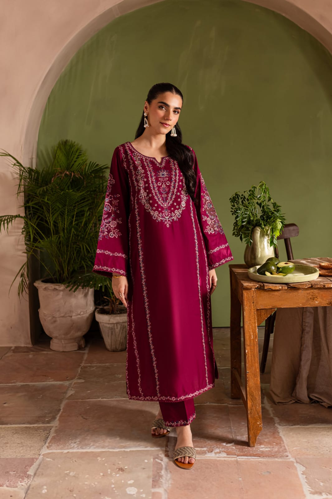 Betty embroidery 2pc